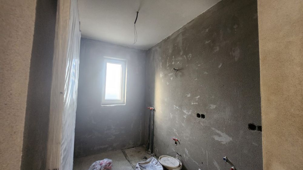 Vând apartament 2 camere+parcare