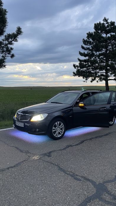 MERCEDES-BENZ C-Class 2012