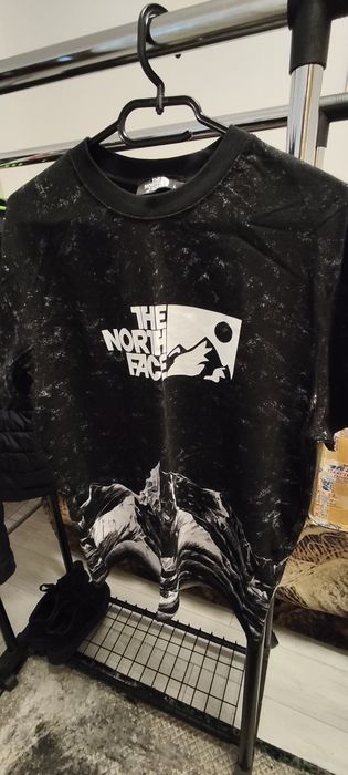Tricou North Face , model deosebit și calitativ