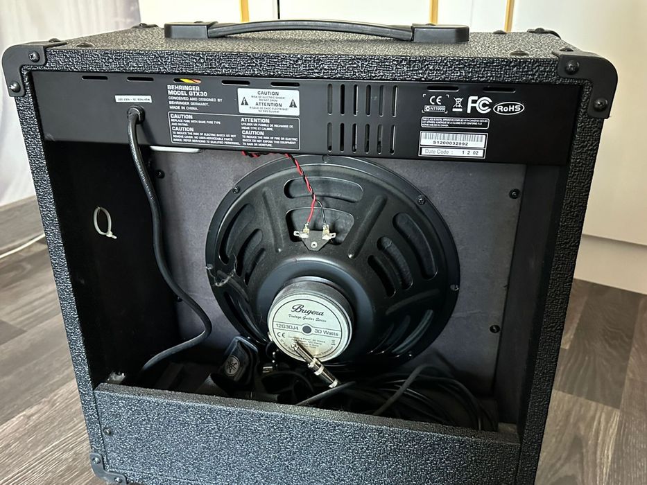 Электрогитара+чехол+усилитель