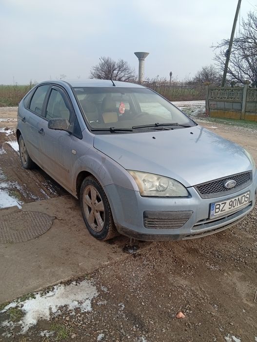 Vând Ford Focus 2 hatchback