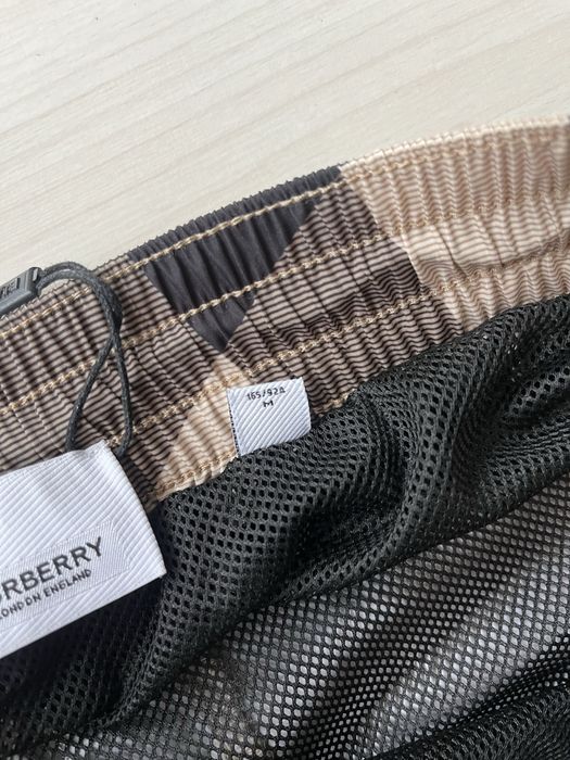 Burberry къси гащи ( бански)