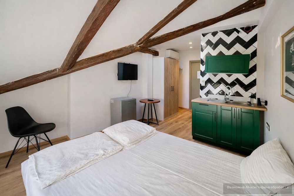 Дава се под наем Едностаен апартамент в Варна, Център - 20 кв.м за 420 € - Снимка #1