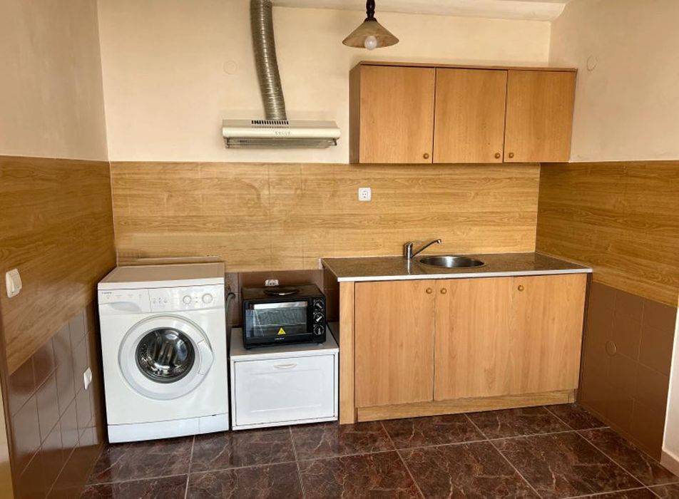 Дава се под наем Двустаен апартамент в София, Зона Б-18 - 50 кв.м за 511 € - Снимка #2