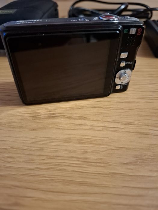 Фотоапарат  Panasonic Lumix DMC-fs20