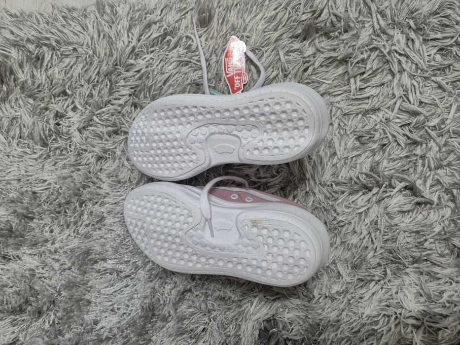 Дамски маратонки  VANS -нови