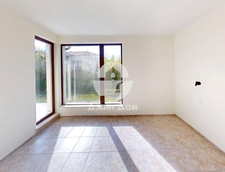 Просторна двуетажна къща в к-с „Бей Вю Вилас“, с. Кошарица