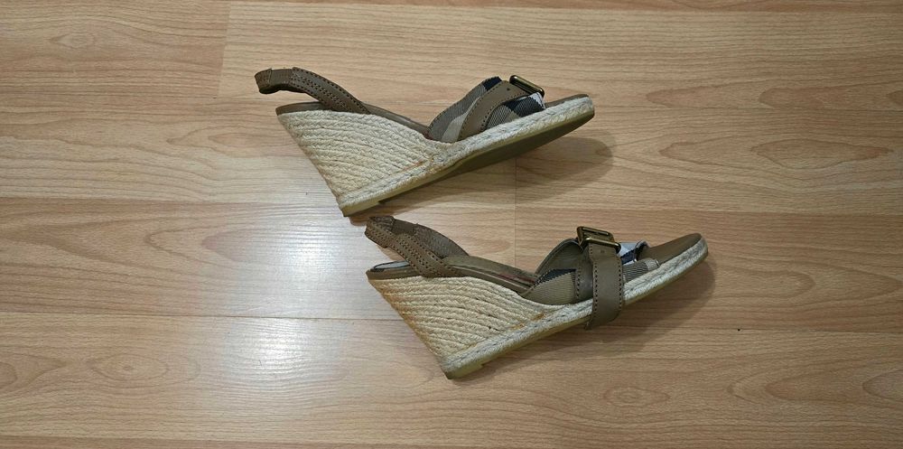 Burberry 40 номер-дамски сандали