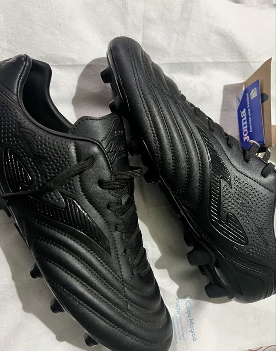 Ghete de fotbal Juma / marime 43 / Noi