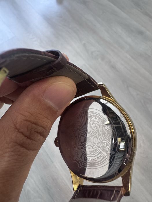 Продам часы в хорошем состоянии