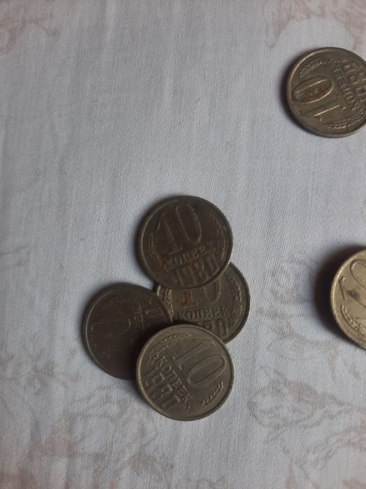 Продам монеты разные