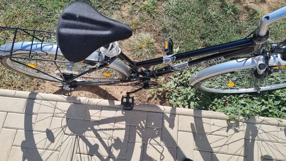 Vând bicicleta de femei