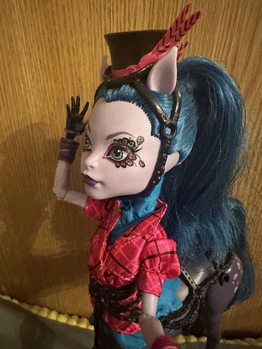 Продам куклу  монстр хай!