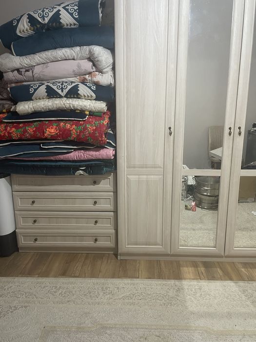 Белоруская. Мебель в отличном состаяние