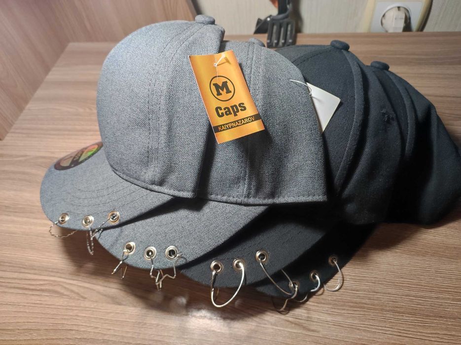 кепки с кольцами