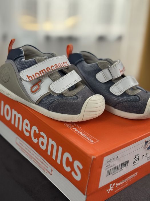 Pantofi Biomecanics marimea 24