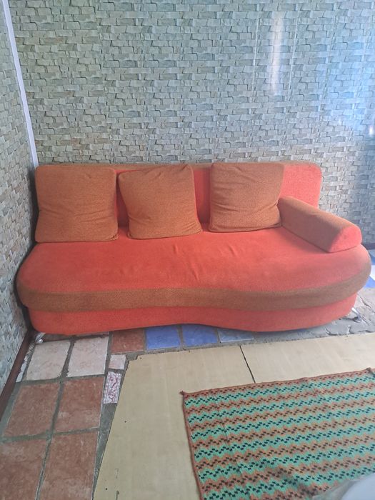 Продаются Кухонный гарнитур .диван.уголок