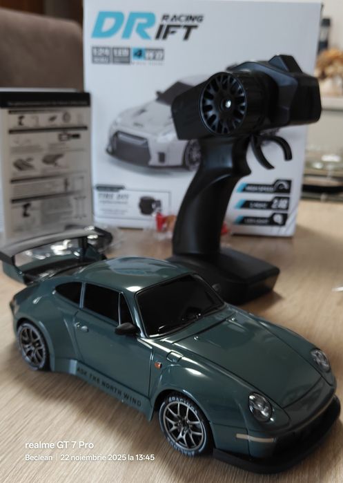 Mașină racing 4×4 cu telecomandă și acumulator, leduri, roti de schimb