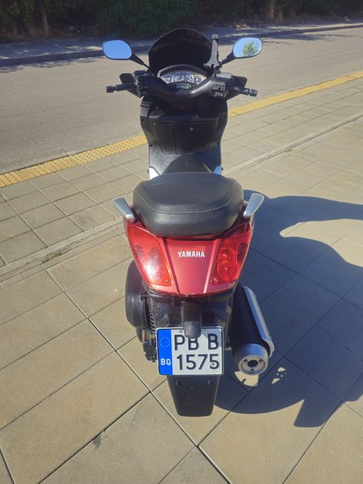 Yamaha X-Max 250