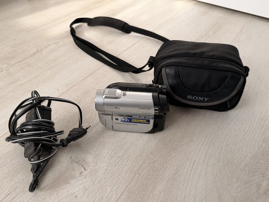 Camera Sony Handycam DCR-DVD110E