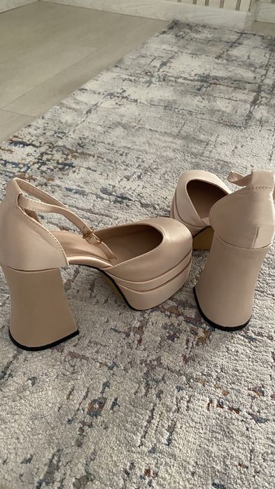 Новые каблуки         .