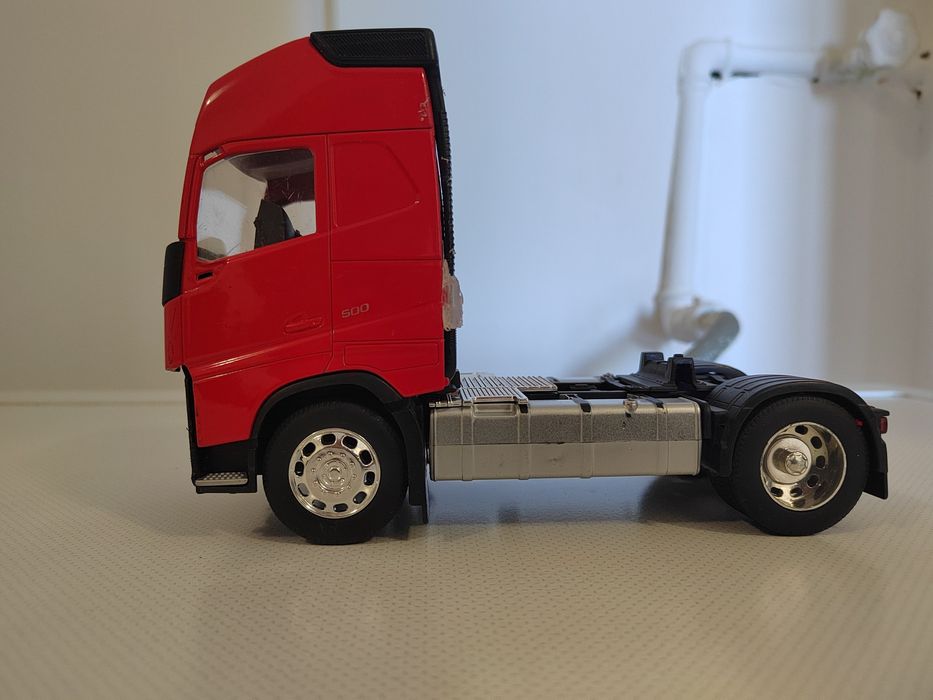 Волво мащаб 1 :24 - 12лв