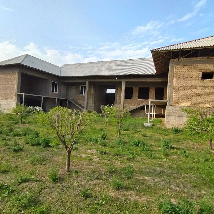 Andijon tumanida hovli uy sotiladi