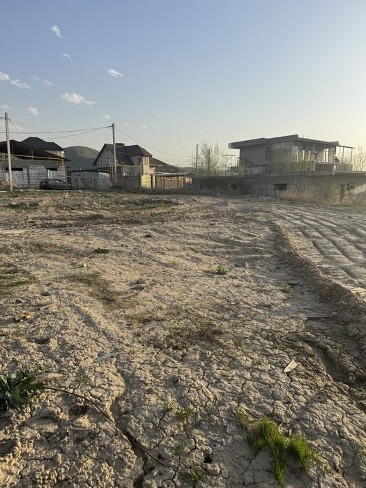 Участок с видом на город