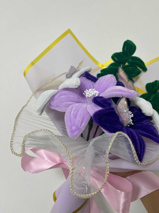 Buchete de flori din sarma plusata