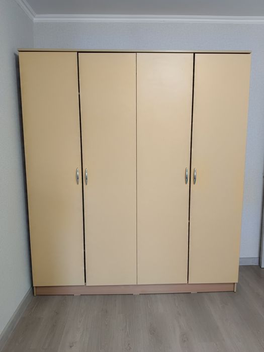 Шкаф плательный для одежды