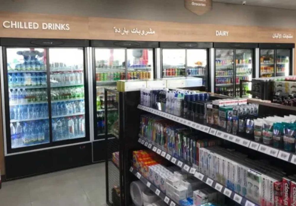 Вертикална хладилна витрина за напитки с плъзгащи врати 120х73х199 см