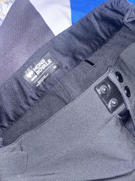 Vand Pantaloni Mons Royale x NhVelo