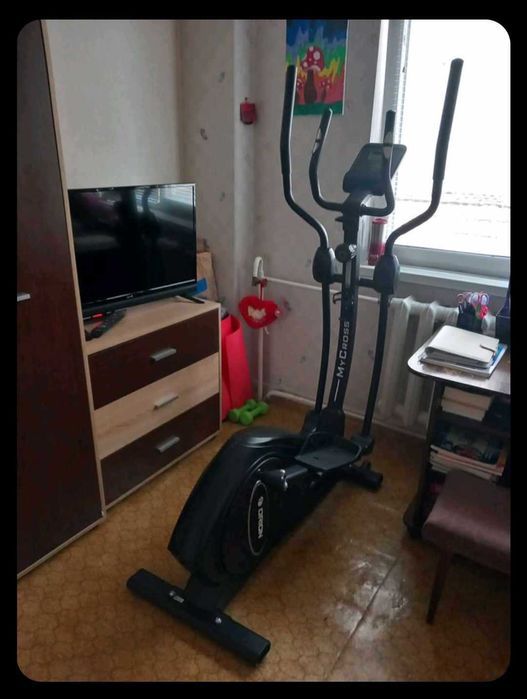 Продавам Кростренажор