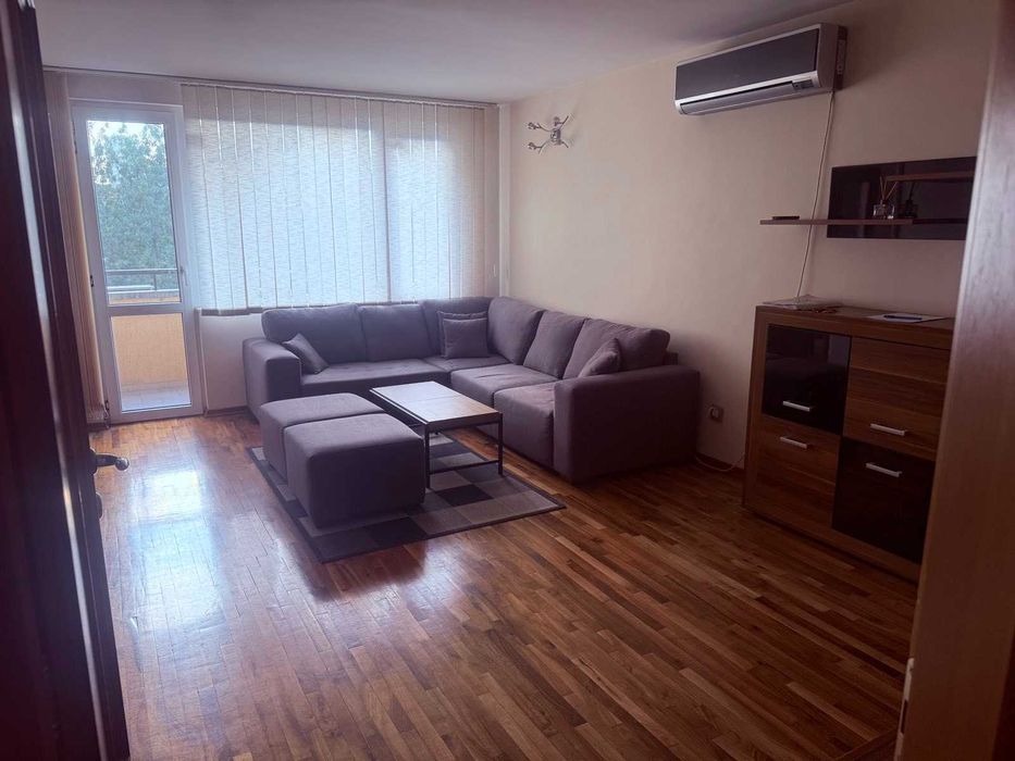 Дава се под наем Тристаен апартамент в София, Зона Б-19 - 87 кв.м за 765 € - Снимка #1