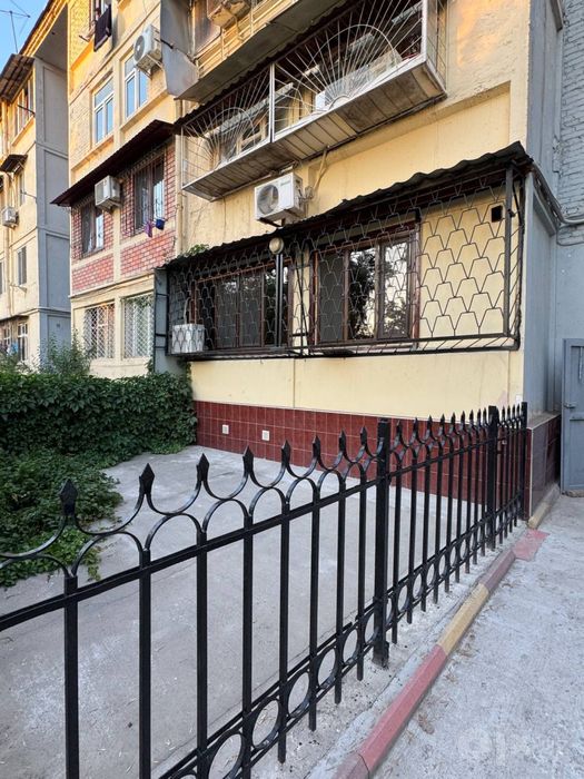 Срочно продается своя квартира 3-ком 1 этаж