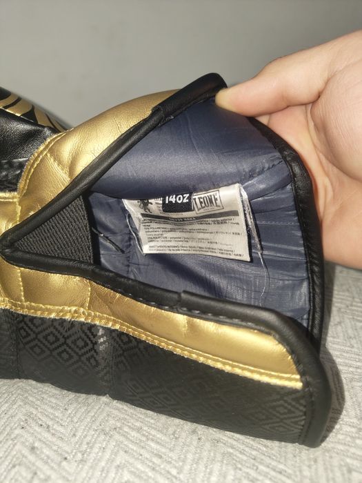 Боксови ръкавици Leone