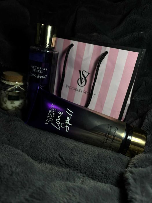 Set Victoria’s Secret Love Spell – Body Mist + Body Lotion