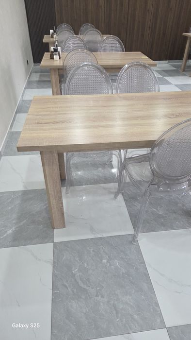 Стол стулья для кафе