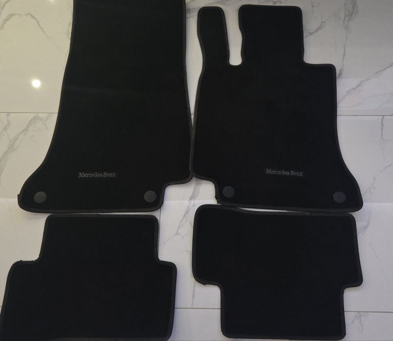 Оригинални  стелки за мерцедес Ц- класа 2017г