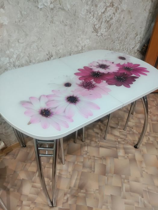 Продам кухонный стол