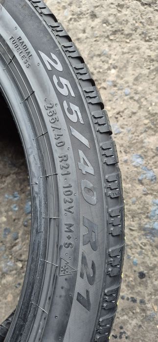 4 anvelope iarna Pirelli,fata 235/45/21,spate 255/40/21,dot 2022.Pretul este pe bucata.