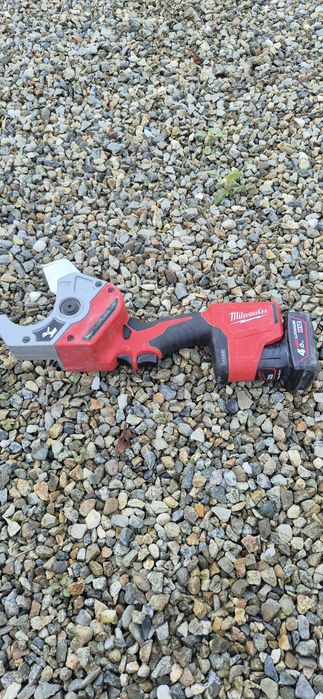 Foarfeca taiat teava pex Milwaukee C12 PPC