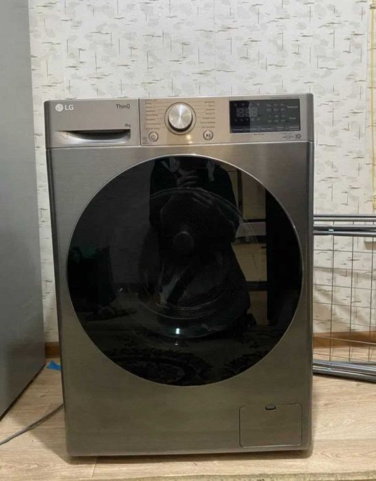Стиральная машинка LG.