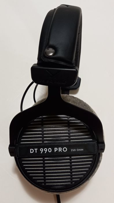 Beyerdynamic DT 990 PRO