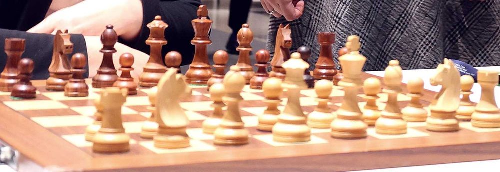 Шах професионални фигури с табло