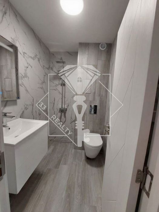 Продава се Двустаен апартамент в Пловдив, Гагарин - 75 кв.м за 2000 €/кв.м - Снимка #4