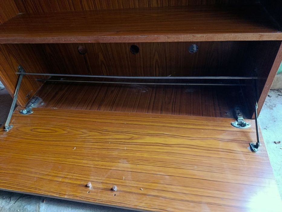 Шкаф в прихожую. Вешалка