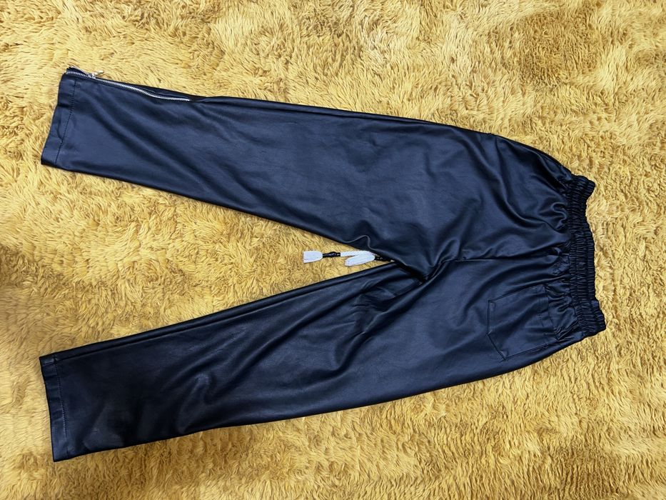 Pantaloni Young Rich White Zipp Eco Leather