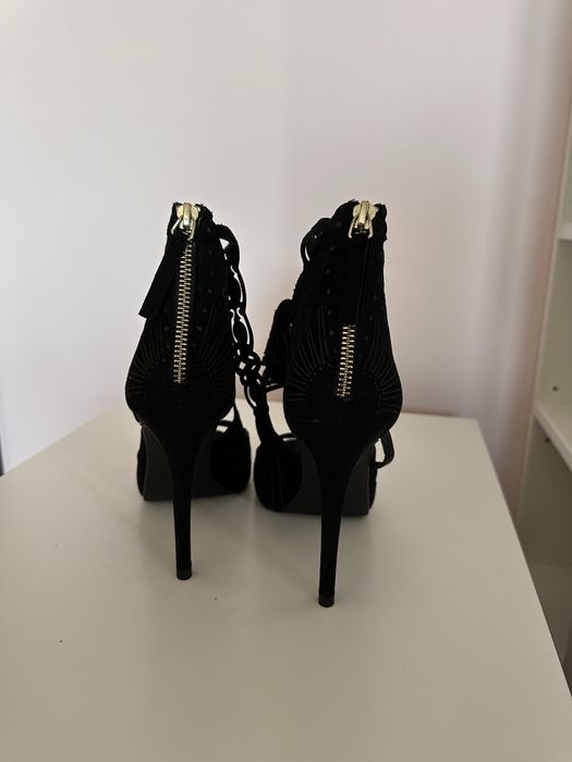 Токчета черни велур