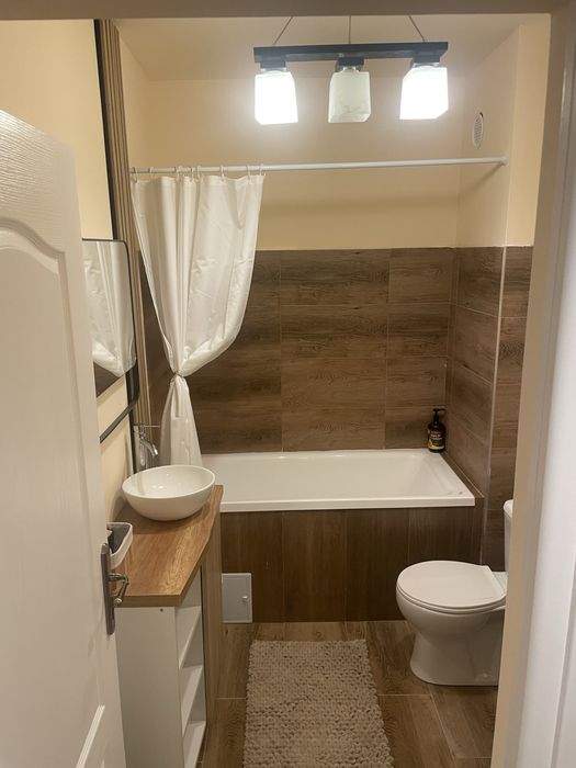 Pers.fizica inchiriez ap Floresti